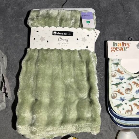 NEW 47PC Dinosaur Themed Baby Gift Basket - Picture 14 of 16